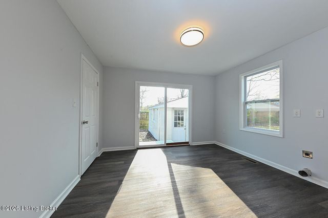 3907 Peachtree Ave, Louisville, KY 40215