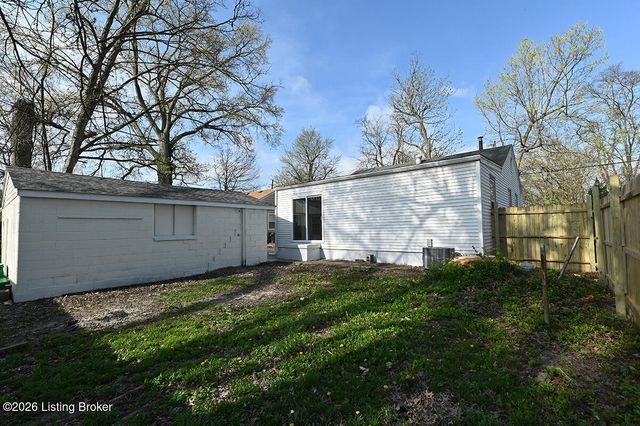 3907 Peachtree Ave, Louisville, KY 40215