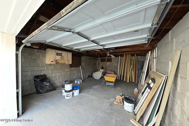 3907 Peachtree Ave, Louisville, KY 40215