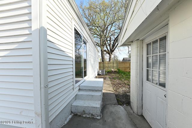 3907 Peachtree Ave, Louisville, KY 40215