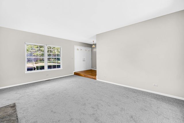 642 Dunham Road, Gurnee, IL 60031