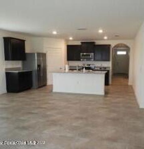 2034 Capital Drive SE, Palm Bay, FL 32909