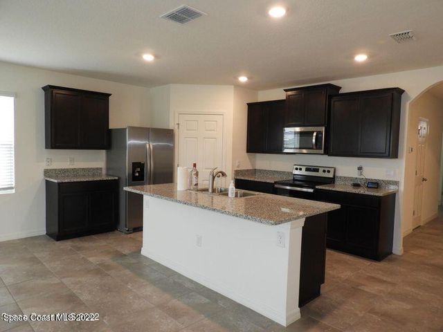 2034 Capital Drive SE, Palm Bay, FL 32909
