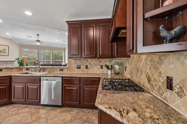 15 Verdin Place, The Woodlands, TX 77389