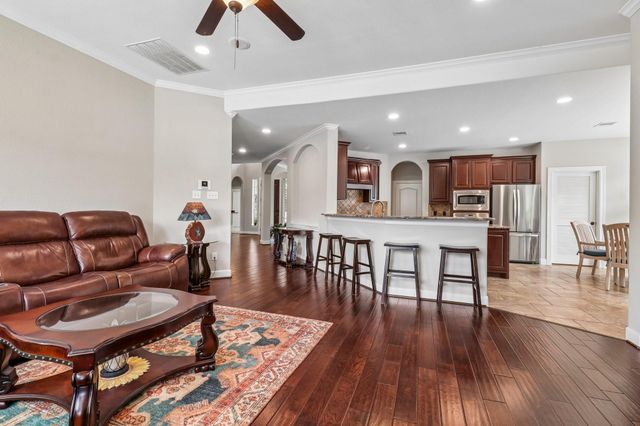 15 Verdin Place, The Woodlands, TX 77389