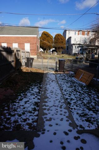 221 E WOOD ST, Norristown, PA 19401