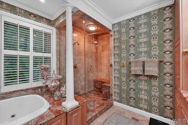 9111 Clayton Road, St Louis, MO 63124