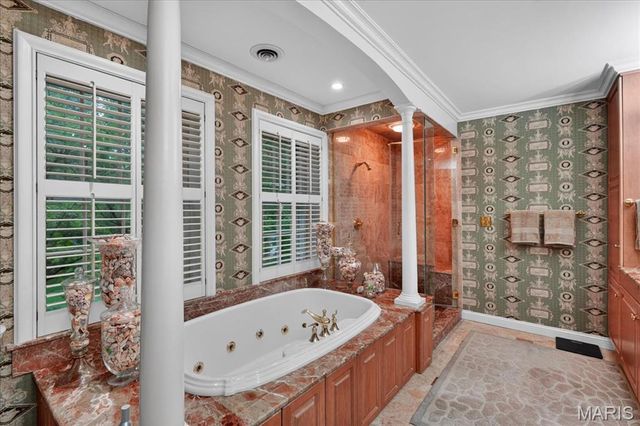 9111 Clayton Road, St Louis, MO 63124