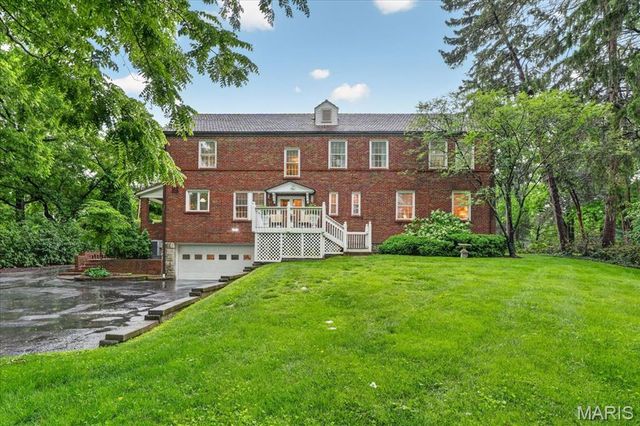 9111 Clayton Road, St Louis, MO 63124