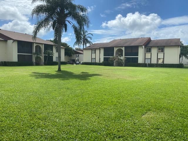 202 Foxtail Drive F1, Greenacres, FL 33415