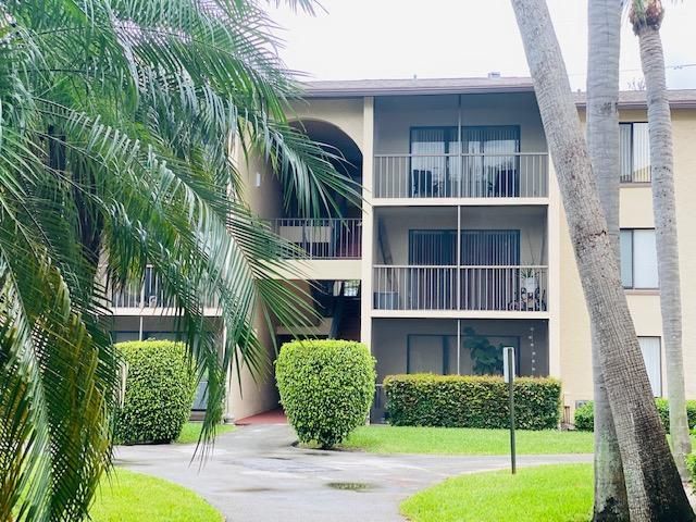 202 Foxtail Drive F1, Greenacres, FL 33415