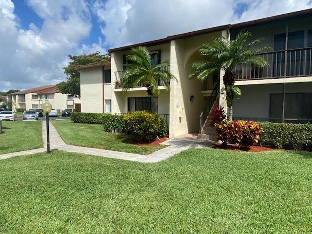 202 Foxtail Drive F1, Greenacres, FL 33415