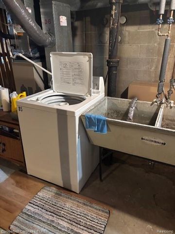 32718 Grand River Avenue 5, Farmington, MI 48336