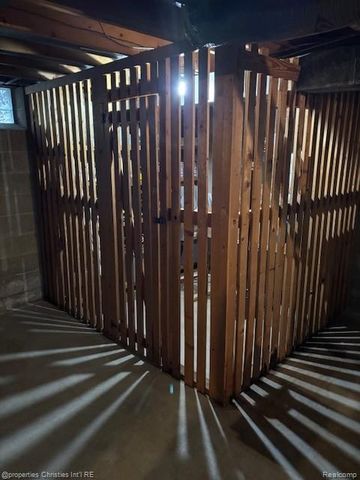 32718 Grand River Avenue 5, Farmington, MI 48336