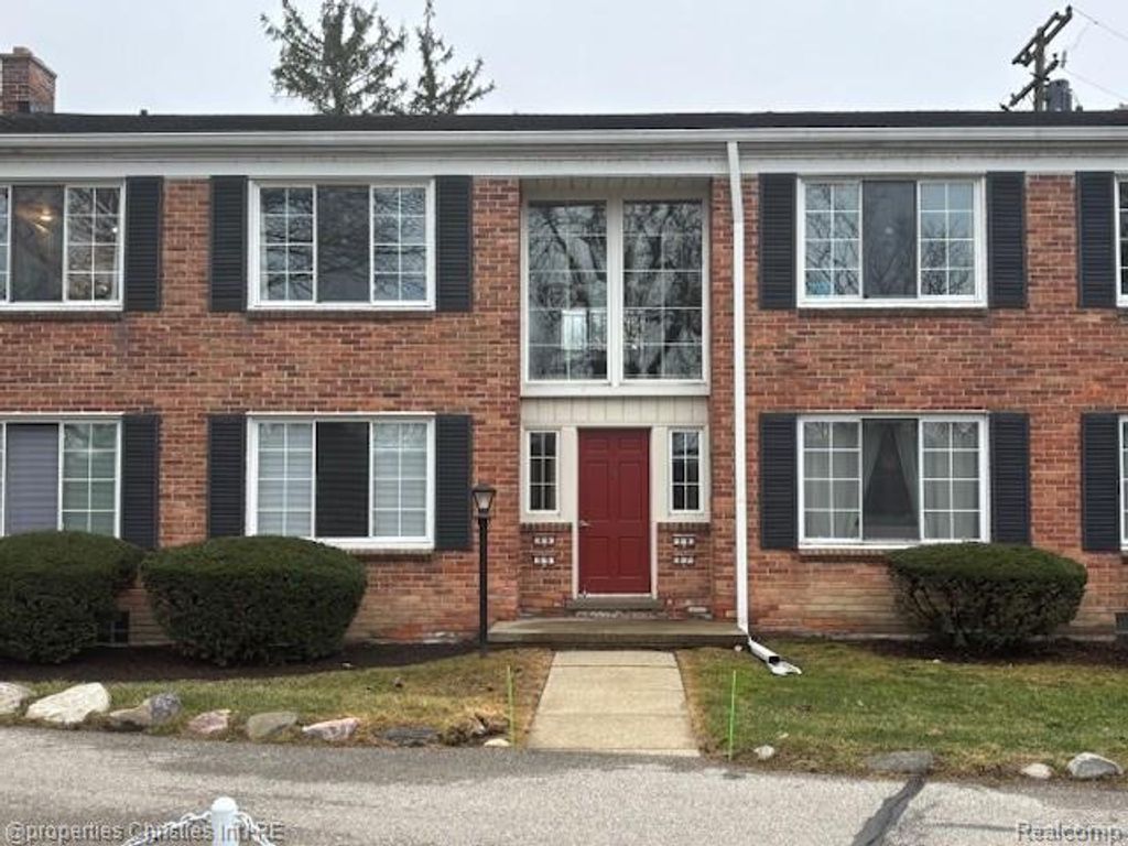 32718 Grand River Avenue 5, Farmington, MI 48336