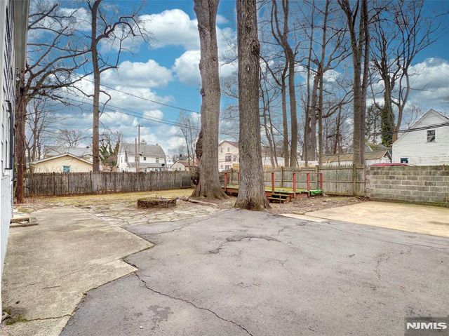 21 Edgewood Road, East Orange, NJ 07017