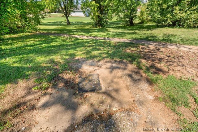 5814 & 5816 Bethany Road, Charlestown, IN 47111