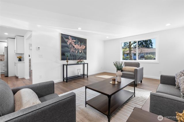 7831 202nd Place SW, Edmonds, WA 98026