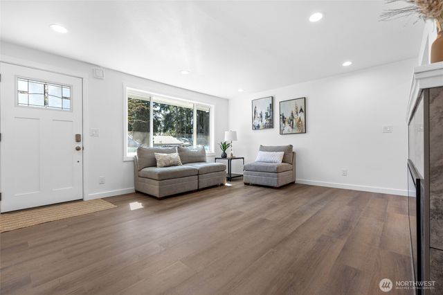 7831 202nd Place SW, Edmonds, WA 98026