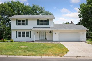 1834 Howell Street N, Falcon Heights, MN 55113