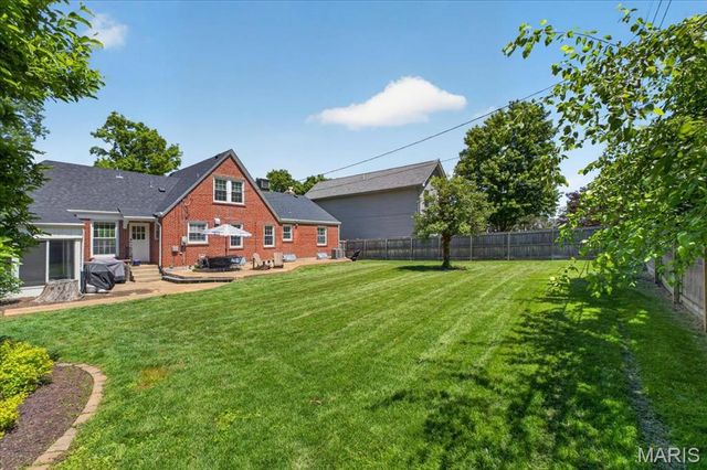 7840 Lafon Place, University City, MO 63130