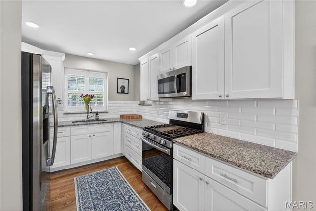 7840 Lafon Place, University City, MO 63130