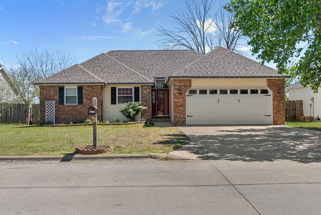 2790 South Hartford Avenue, Bolivar, MO 65613