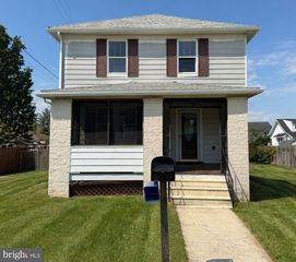 636 HOLY CROSS RD, Baltimore, MD 21225
