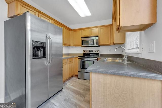 82 Mt Vernon Circle, Atlanta, GA 30338