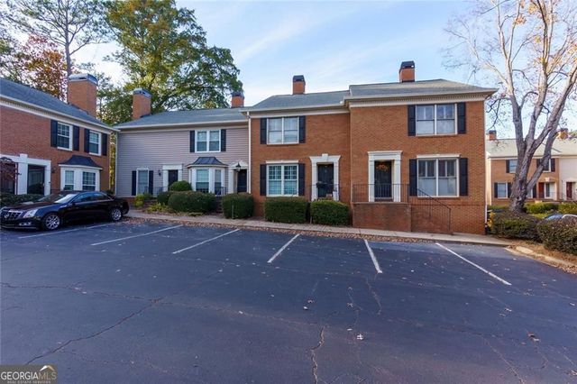 82 Mt Vernon Circle, Atlanta, GA 30338