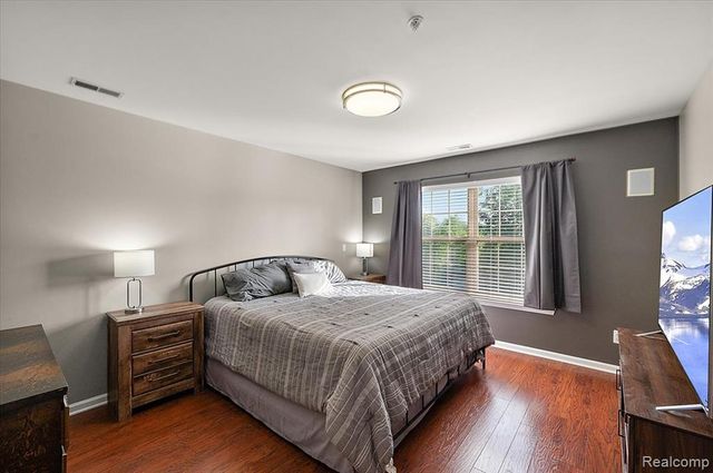 456 Boardwalk Drive, Walled Lake, MI 48390