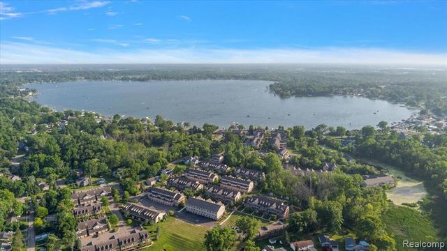 456 Boardwalk Drive, Walled Lake, MI 48390