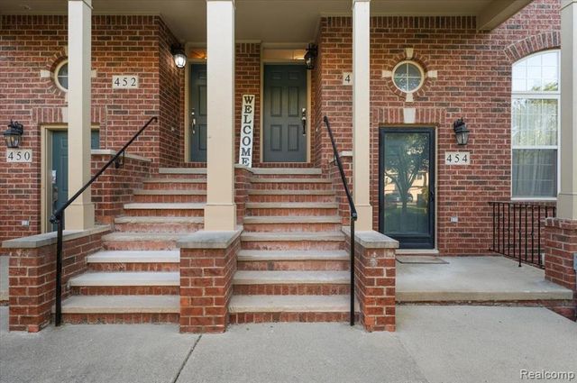 456 Boardwalk Drive, Walled Lake, MI 48390