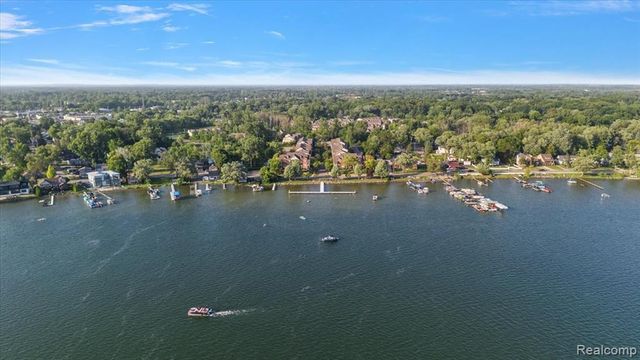 456 Boardwalk Drive, Walled Lake, MI 48390