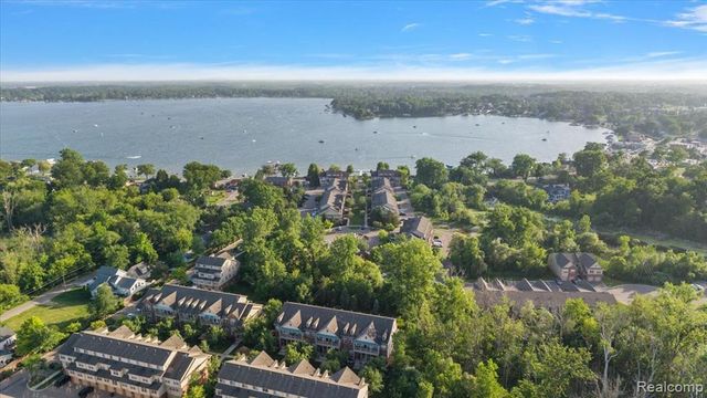 456 Boardwalk Drive, Walled Lake, MI 48390