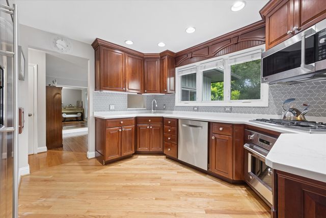 1490 Wood Avenue, Downers Grove, IL 60515