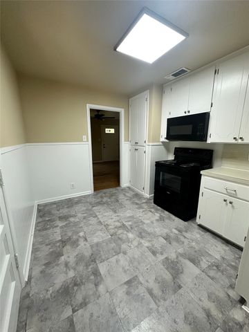 1234 S Brazos Street, Weatherford, TX 76086