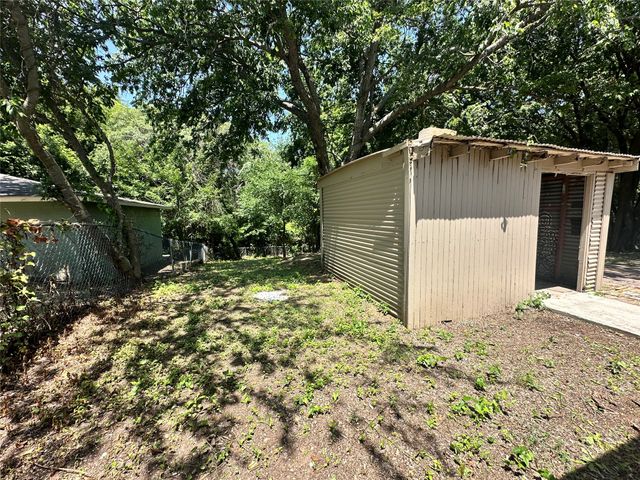 1234 S Brazos Street, Weatherford, TX 76086