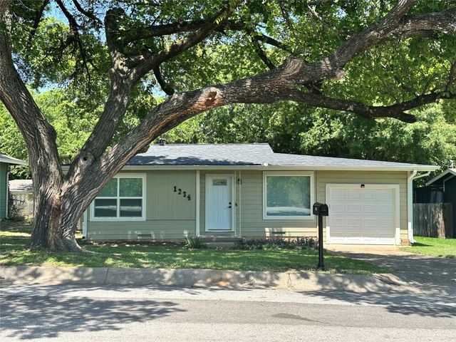 1234 S Brazos Street, Weatherford, TX 76086