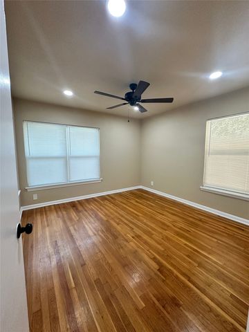 1234 S Brazos Street, Weatherford, TX 76086