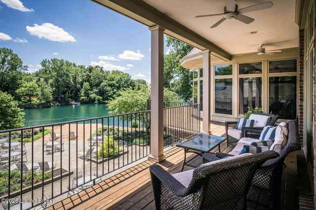 2302 Winterhaven Ct, Prospect, KY 40059