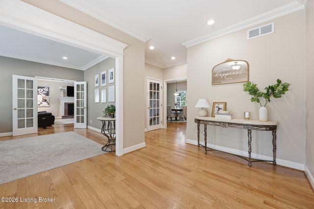 2302 Winterhaven Ct, Prospect, KY 40059