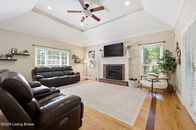 2302 Winterhaven Ct, Prospect, KY 40059
