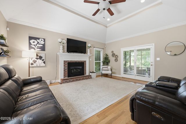 2302 Winterhaven Ct, Prospect, KY 40059