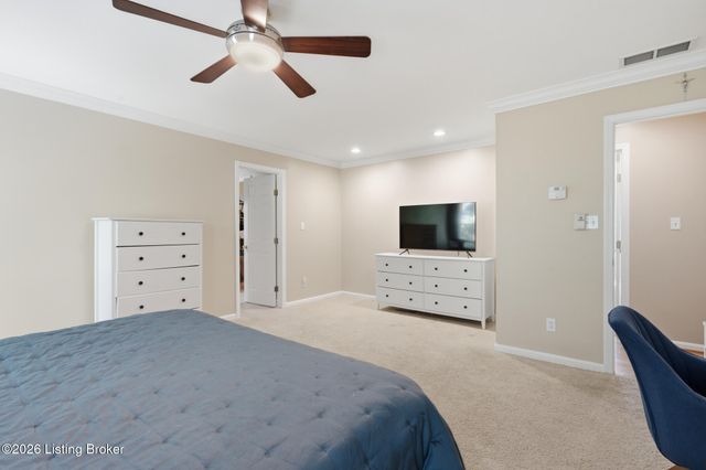2302 Winterhaven Ct, Prospect, KY 40059