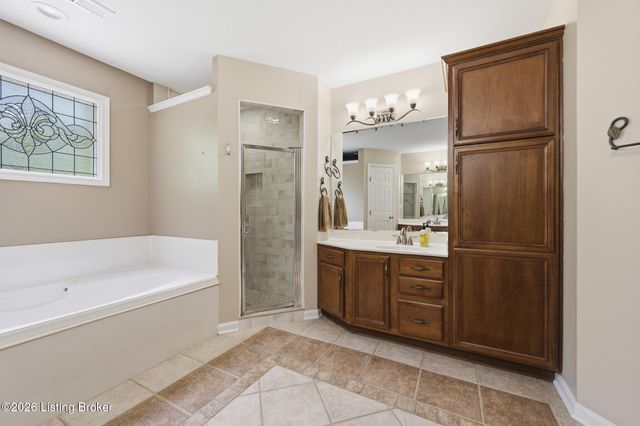 2302 Winterhaven Ct, Prospect, KY 40059