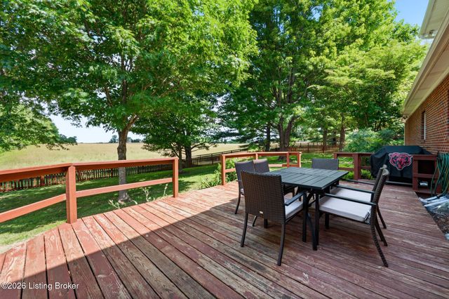 2302 Winterhaven Ct, Prospect, KY 40059