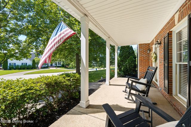 2302 Winterhaven Ct, Prospect, KY 40059