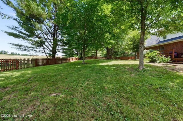 2302 Winterhaven Ct, Prospect, KY 40059