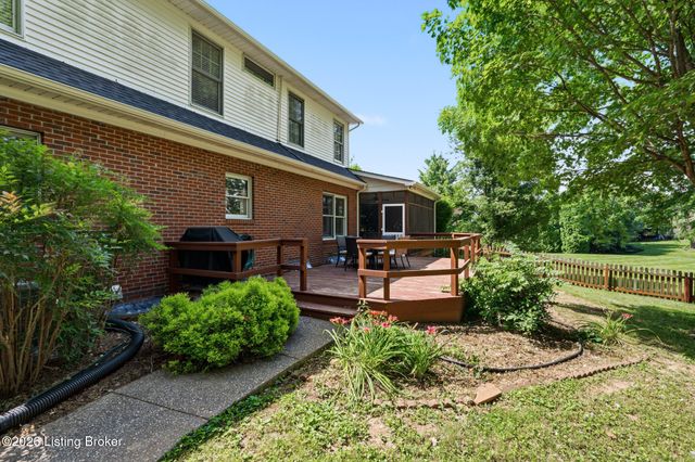 2302 Winterhaven Ct, Prospect, KY 40059